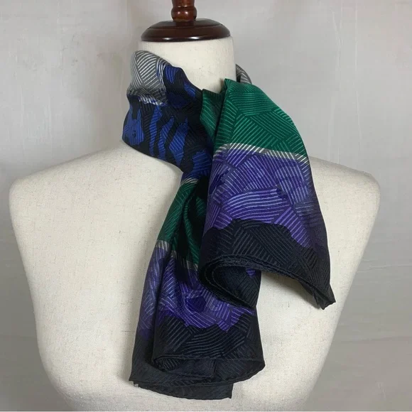 Ginnie Johansen 100% Silk Abstract Geometric Square Scarf‎ Multicolor - Picture 9 of 12